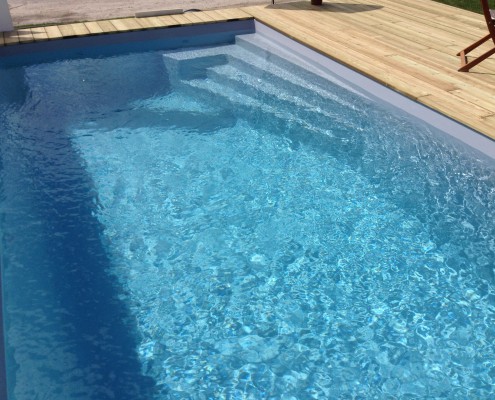 Piscine à coque avec marches Marine et Blanc Piscines