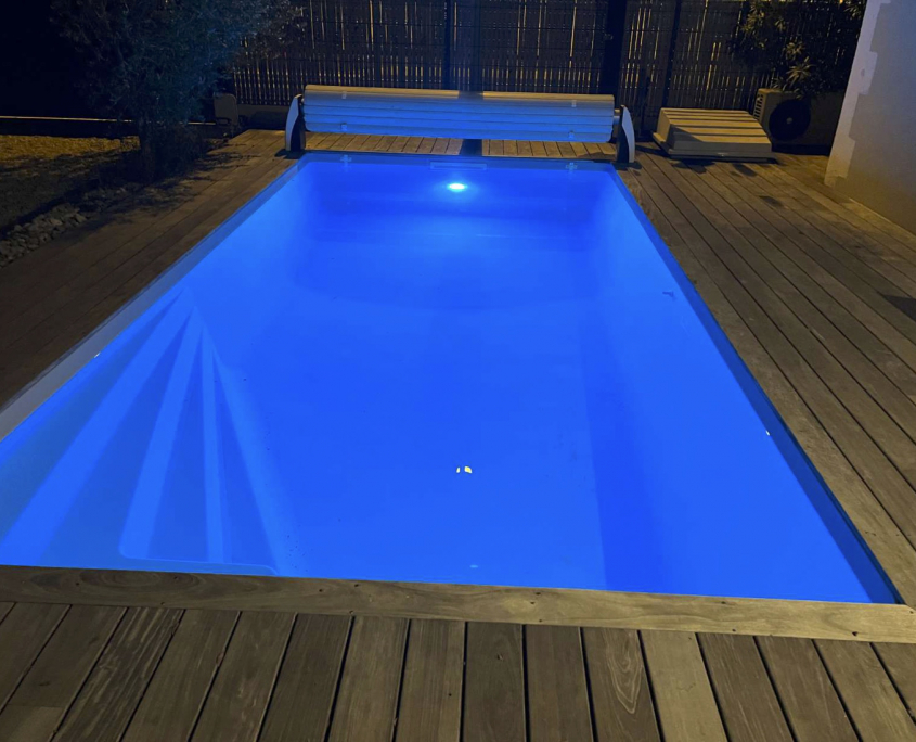 Piscines coques polyesters : nos gammes de piscines coques